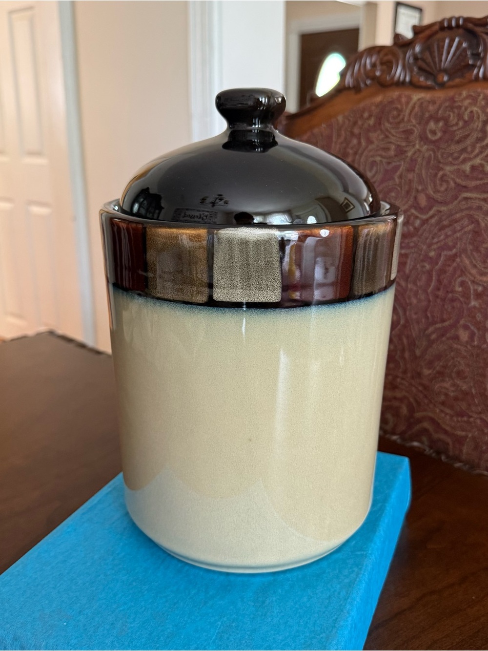 Pfaltzgraff Everyday Taos Extra Large Canister & Lid w/Gasket 10.75”H x 6.75”W